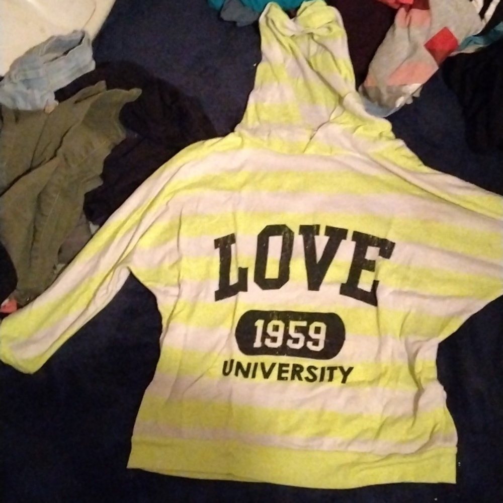 Long sleeve see threw huddy shirt